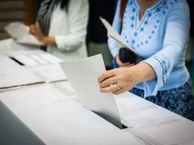 Casting ballot